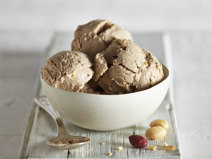 Glace croquante au beurre de cacahuètes